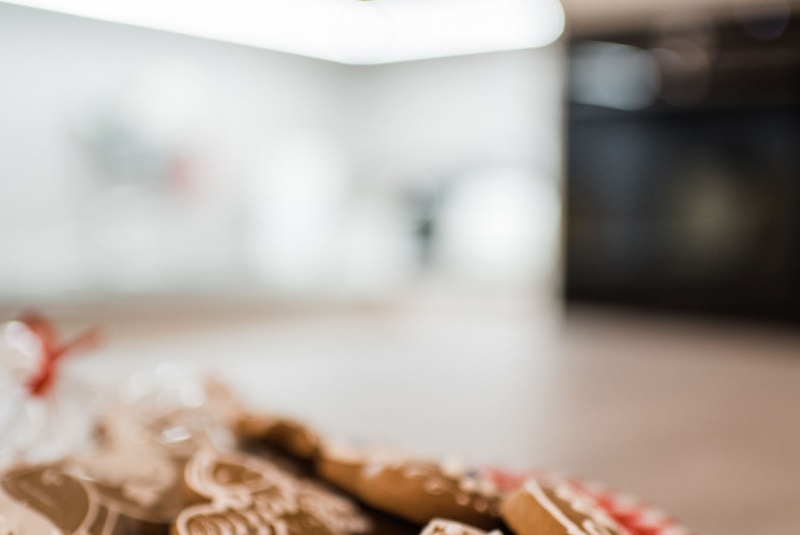 Reference / GRANADA: BÍLÝ LESK - LAK, DESKA - AGADIR, 7,35 - foto Reference / GRANADA: BÍLÝ LESK - LAK, DESKA - AGADIR, 7,35 - foto