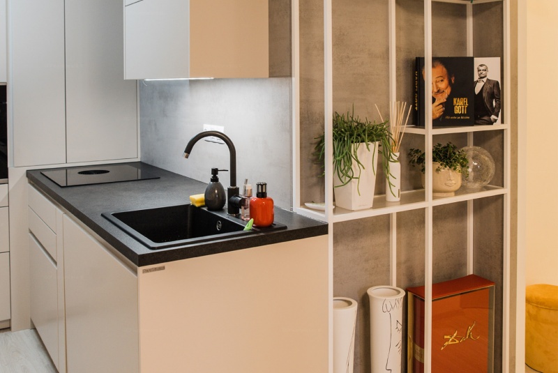 Reference / SILBERMOND: JASMÍN SUPER MATT - LAK, DESKA - SIRUS,4,4m - foto Reference / SILBERMOND: JASMÍN SUPER MATT - LAK, DESKA - SIRUS,4,4m - foto