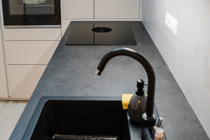 Reference / SILBERMOND: JASMÍN SUPER MATT - LAK, DESKA - SIRUS,4,4m - foto Reference / SILBERMOND: JASMÍN SUPER MATT - LAK, DESKA - SIRUS,4,4m - foto