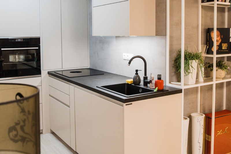 Reference / SILBERMOND: JASMÍN SUPER MATT - LAK, DESKA - SIRUS,4,4m - foto Reference / SILBERMOND: JASMÍN SUPER MATT - LAK, DESKA - SIRUS,4,4m - foto