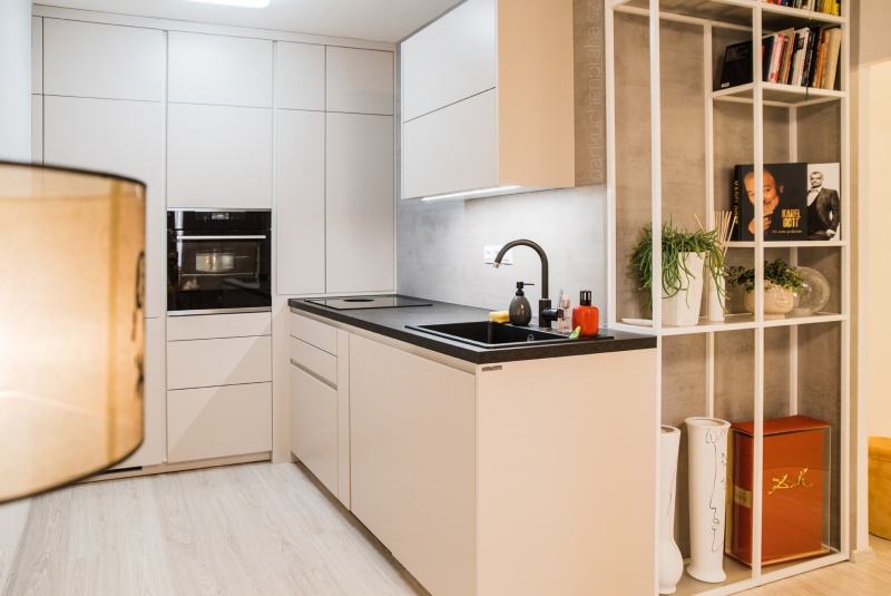 Reference / SILBERMOND: JASMÍN SUPER MATT - LAK, DESKA - SIRUS,4,4m - foto Reference / SILBERMOND: JASMÍN SUPER MATT - LAK, DESKA - SIRUS,4,4m - foto