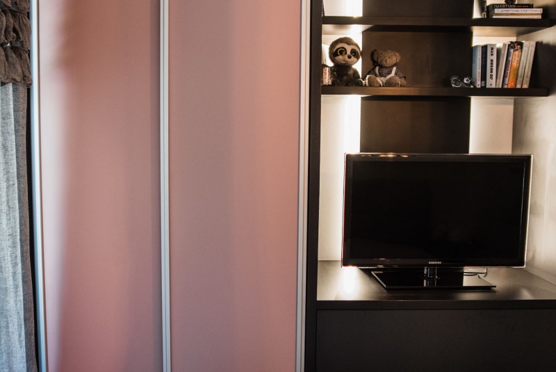 Reference / SILBERMOND: DAKARGELB MAT - LAK, DESKA - BURGUESA EICHE, 6m - foto Reference / SILBERMOND: DAKARGELB MAT - LAK, DESKA - BURGUESA EICHE, 6m - foto