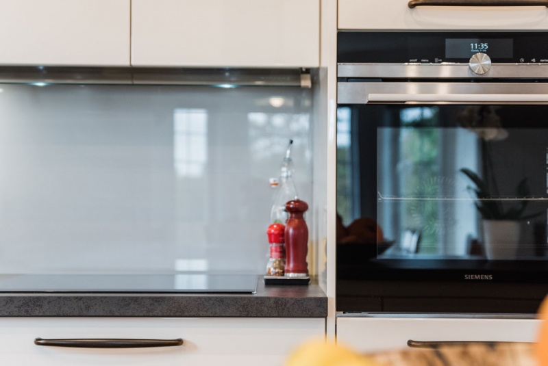 Reference / LIVING: MAGNOLIE LESK - LAK, DESKA - KERAMIKA, 8,45m - foto Reference / LIVING: MAGNOLIE LESK - LAK, DESKA - KERAMIKA, 8,45m - foto